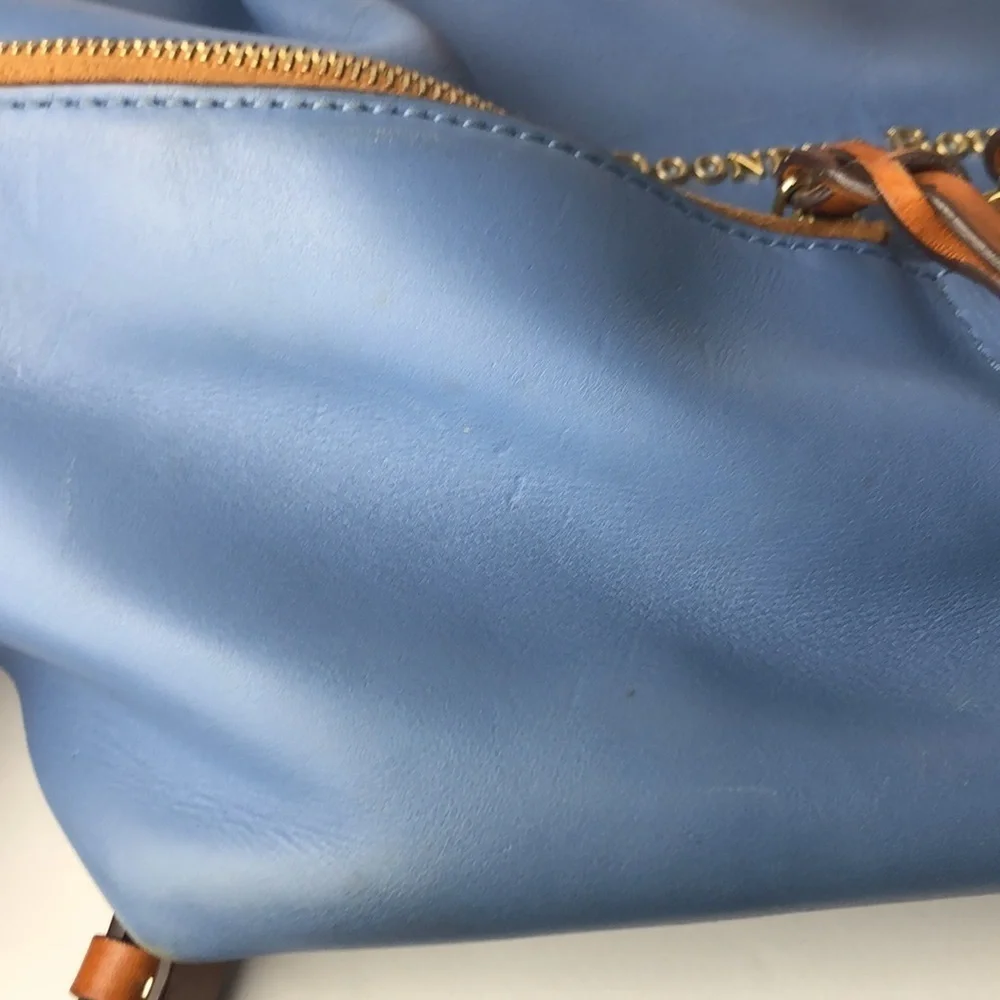 Dooney & Bourke this gorgeous